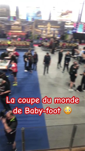 90 baby-foots dans une salle, ça ressemble à ça ! #babyfoot #sports #foosball