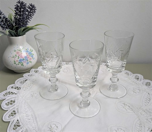 Set of 3 Vintage Crystal Champagne Flutes, Pinwheel Cut Stemware, Etched Glasses, Elegant Toasting Glasses, Wedding Decor - Etsy