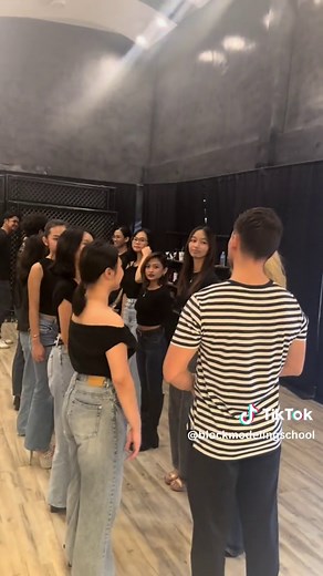 Posing Lessons with Arthur 🎥 #BlockModelingSchool #modelingworkshopph #models #fyp #foryou #posing #lesrnhowtopose #posingtecquniques #modellife #modelsph #manila #philippines #modellife