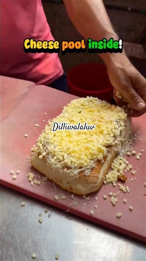 Veg cheese swimming pool sandwich… beech mein cheese ka full pool 🤤🧀✨