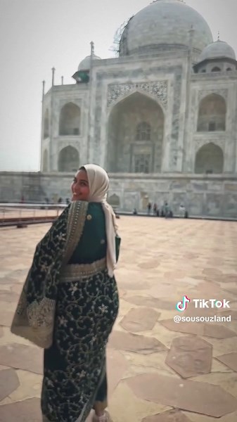 Moroccan Lady Showcases Timeless Style and Beauty