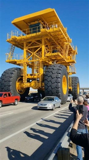 🤯 is this the Biggest Machine ever built ?