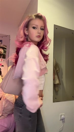 ruby joy (@rubyjoyful)’s videos with My Moon My Man - Feist