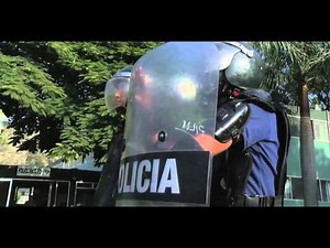 Policía de control de disturbios (ROBOCOP)