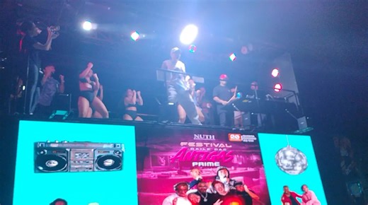 Muito maneiro show do Naldo! #naldobenny #firebus #bailedasantigas