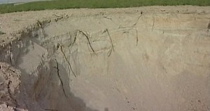 Land sinking as Dead Sea shrinks