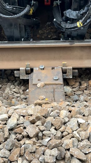 𝕄𝕒𝕔𝕙𝕚𝕟𝕖 𝕄𝕠𝕟𝕕𝕒𝕪 – AM3 Anchor Applicator The AM3 Anchor Applicator in action — efficiently applying rail anchors even in shallow cribs. Track conditions aren’t always ideal; broken or missing ties can challenge productivity, but the AM3 is engineered to perform in less-than-perfect environments. 🎥 Footage courtesy of our Field Service Manager, Josh Aloia #MachineMonday #MaintenanceOfWay #RacineRailroadProducts #RailEquipment #EngineeringExcellence | Racine Railroad Products