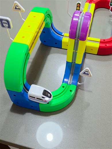 Ever noticed how calming trains can be for sensory kids? 🚂 The rhythm, movement, and predictability can help regulate the nervous system. What looks like “fixation” is often regulation.💛#sensoryregulation #neurodivergentkids #sensoryplay #sensorysupport #sensorycentral #sensory toys for adhd #calmcorner #adhdkids