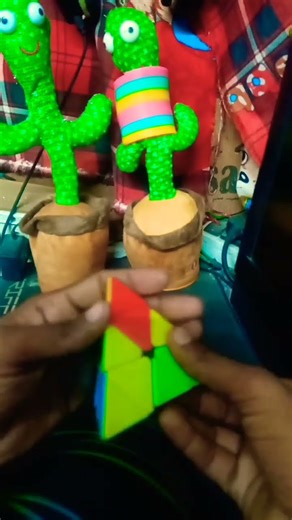 pyramid cube solving and solve