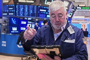 Stock market today: Dow, S&P 500, Nasdaq sink as tech gets hit as AI disruption fears grow; gold, bitcoin sink