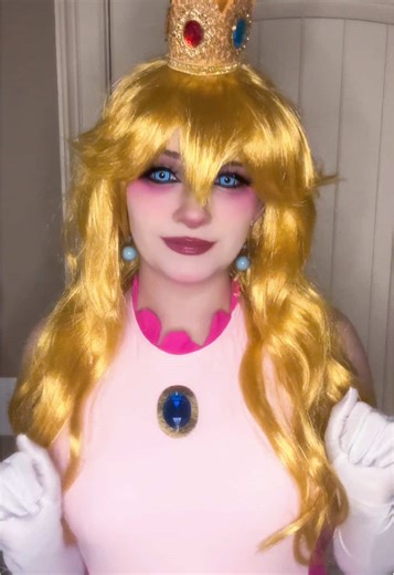New cosplay! #princesspeach#princesspeachcosplay#mariocosplay#supermario#princessdaisy