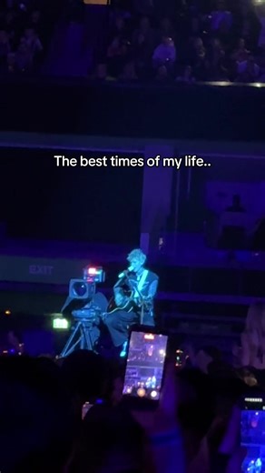 Anybody else not know which way to look when he popped up on the B stage at the back? #mgk #mgktok #lostamericanaworldtour #ticketstomydownfall #TTMD