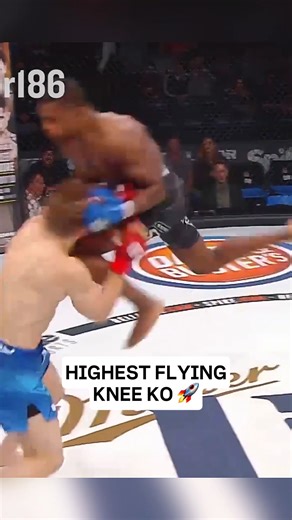 Pure elevation, instant shutdown! That knee KO was unbelievably high 🚀💥 #MMA #KO #MuayThai #Highlight #fblifestyle | PFL MMA Live