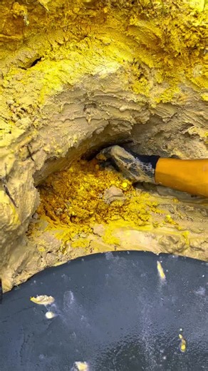 Gold Panning in River Walls: How to Find Buried Gold