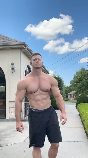 Bigger Pecs #bigpecs #muscles #musclelover #pecs #musclehunks #athlete #bodybuilding #bigbiceps #posing #asmnsounds #satisfyingvideos #satifying #satisfaction #fyp #reels #adsonreels #viral #reelsfb #OMG | Athletic Star