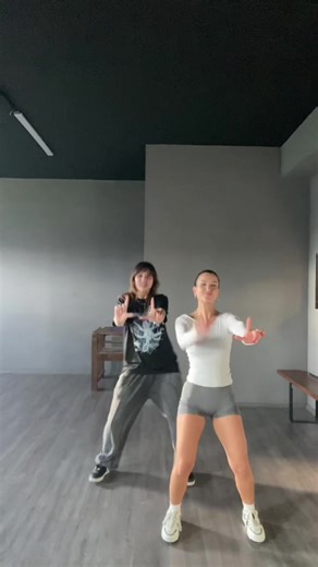 Sweatpants Dance Challenge with Berçin