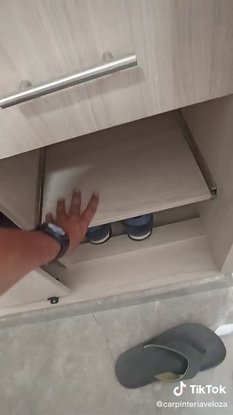 Explore a Stylish Wardrobe Design for Your Closet