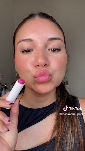 Labello balsamos labiales hidratantes #labello #labellonivea #labellopeachshine #labellowatermelonshine