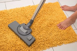 How to Clean Bathroom Rugs: Machine & Hand Wash