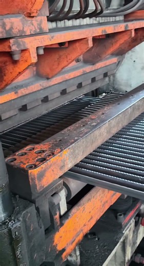 Anti-Slip Serrated Steel Grating Production Line | Advanced Manufacturing Machines at Tianhe Grating