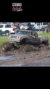 Chevy S-10 Floats at Woodpecker Mud Bog #mudtruck | Moto Doggo