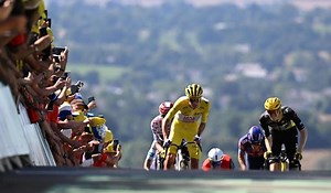 Tour de France. « Étape de folie, Pogacar bestial »… Retrouvez notre podcast 100 % Vélo .