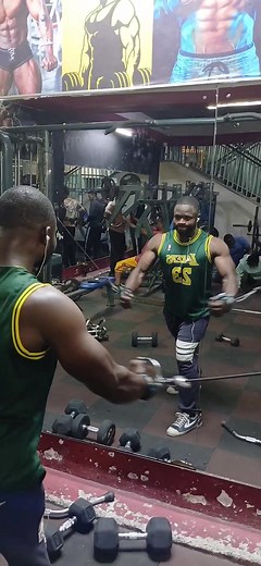 dj afro huwa fara 😆 😂 #djafro 🔥 #fyp #gym