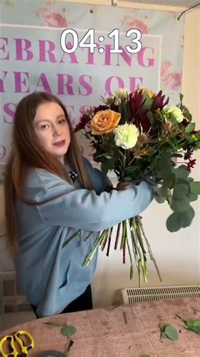 Building a bouquet using only red & green! 💐 #florist #flowers #floraldesign #modernflorals