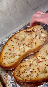 Buttery whole garlic clove bread #grubspot | Grubspot.