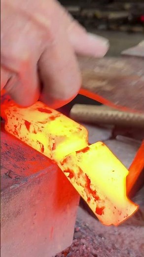 Crafting a Beautiful Japanese Sword: The 15-Day Process of a Master Swordsmith #craftman