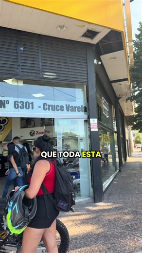 Toda la #gente que esa para llevarse su #moto