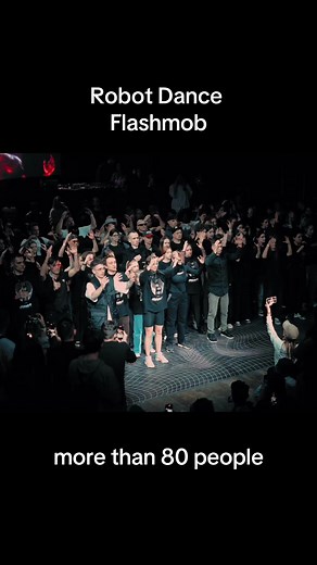 Robotvallnew op TikTok