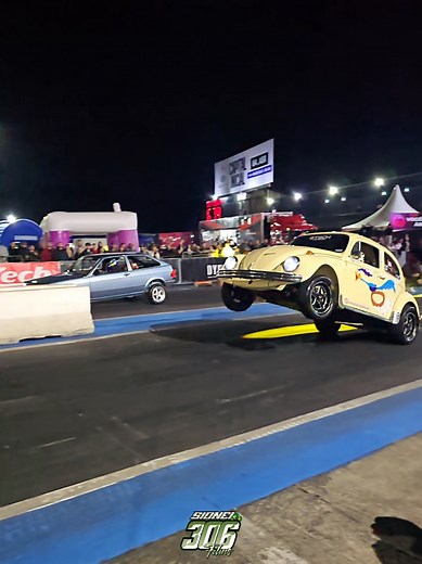 Eles nunca decepcionado... o show é sempre garantido com um fuscão na pista... #arrancada #race #dragrace #fusca #turbo