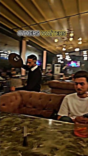 Other waiters VS These waiters Wait for it...😱🔥 #fails #funny #viral #shorts