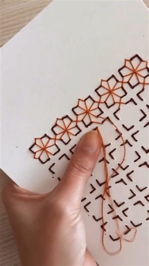 Discover the Japanese art of Sashiko with downloadable patterns from Etsy shop ItziDreams. Create a beautiful piece and learn the ancient embroidery technique that celebrates the beauty of imperfections and the union of stitch. | Etsy