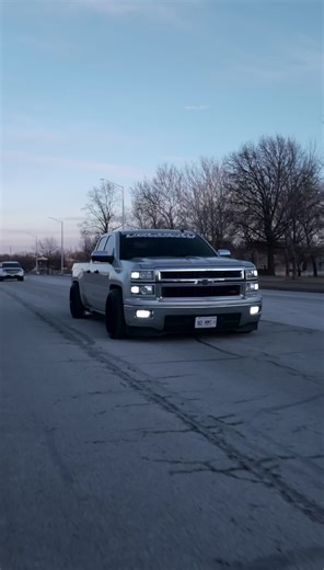 😼😼😼 #fypシ #fyp #paratiiiiiiiiiiiiiiiiiiiiiiiiiiiiiii #lowtrucks🔥🇲🇽🥶💦✨ #silverado #fypage #loweredtrucks #droppedtrucks #foryoupage #chicago #trucksoftiktok
