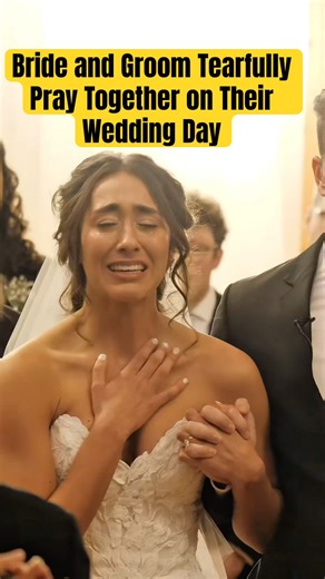 Bride and Groom Tearfully Pray Together on Their Wedding Day #faith #lacaxunghe