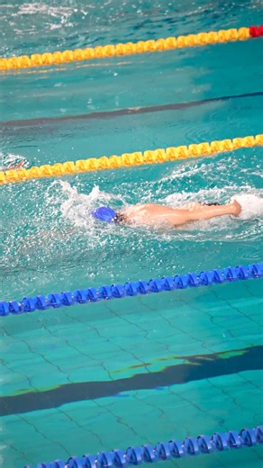🏊‍♂️ ¡Rápido, fluido y poderoso! Así es el estilo libre, una de las técnicas más veloces de la natación. Cada brazada cuenta, cada respiración marca el ritmo. 👉🏼 Dale play y cuéntanos ¿Ya conocías esta técnica? 💨 | Comité Paralímpico Mexicano