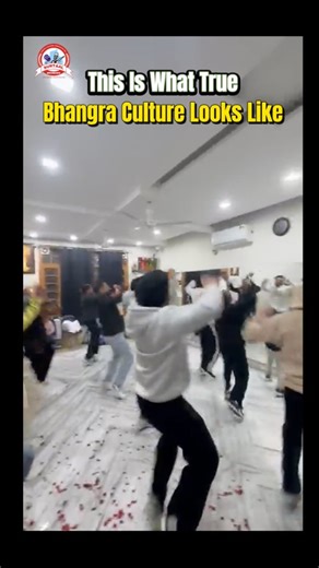 Surtaal Bhangra Training | Brisbane on Instagram: "Separated by countries. United by bhangra. #Bhangra #PunjabiCulture #globalbhangra #danceconnection #culturalvibes FolkDance"