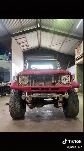 Definitely finally getting fully into the build with the old truck being painted this week and all the parts and arrived and ready to go on. Stick around for the biggest 75 transformation you have ever seen. #75 #landcruiser #build #biggestbuild #4x4