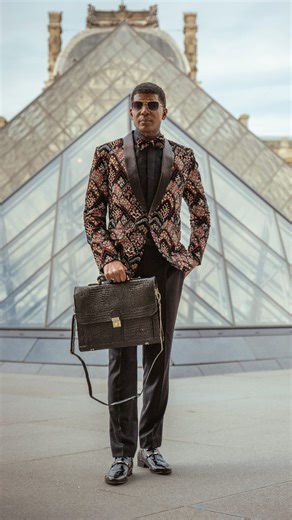 Paris photographer & videographer 𝘼𝙡𝙗𝙚𝙧𝙩𝙤 Coppola on Instagram: "A fashion videoshoot in Paris at the Louvre? Yes, for timeless looks, natural poses, and effortless elegance! Are you looking for a photographer to create eye-catching photos and short videos to elevate your brand? Contact me to plan a professional photoshoot session during 1hour in the most iconic spots in Paris! Top location for a Paris photoshoot: the Louvre #parisfashionweek #vipvideo #parisphotographer #fashionstyle #am