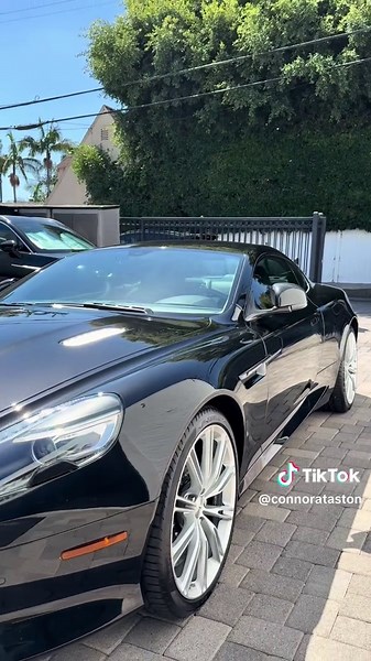 Aston Martin DB9: La Mejor Generación en Coches