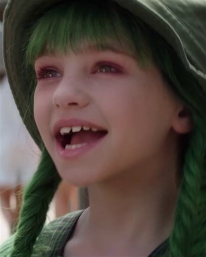 When it comes to the sweet treats of Seabrook, froyo is #1 on the list 🍦 Which zombie flavor would you go for — brains mocha crunch or peanut butter and bones? #ZOMBIES2 | Disney Channel