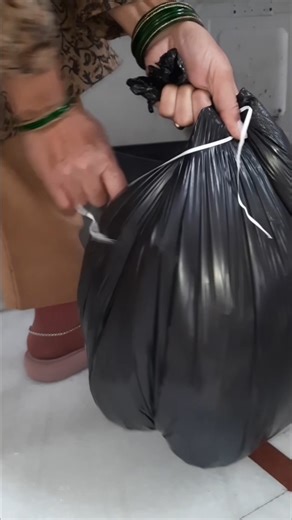 How to use a garbage bag