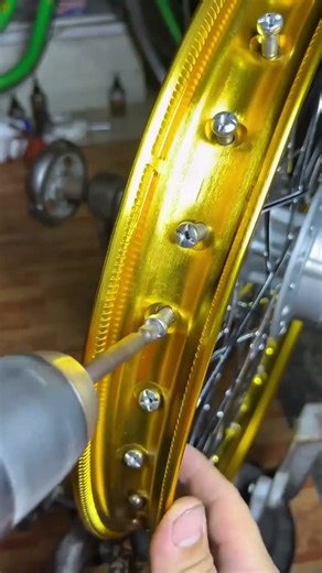 Manual Bolt and Nut Threading Tool Demonstration
