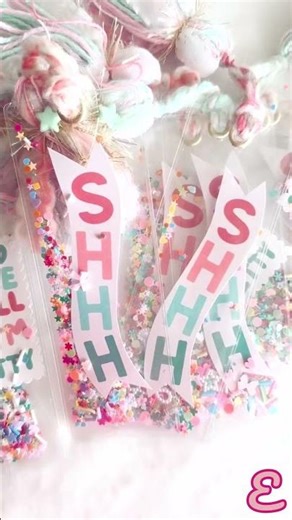 Shaker Bookmarks for readers with style! #papercraft #diy