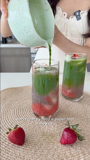 Strawberry matcha coconut chia drink! Refreshing and hydrating #nutrition #easyrecipe