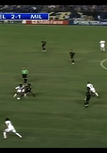 Ronaldinho magic 🪄🔥 #ronaldinho #skills #futebol #fyp