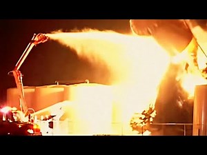 Lightning Strikes Oil Tank (Destroyed in Seconds)