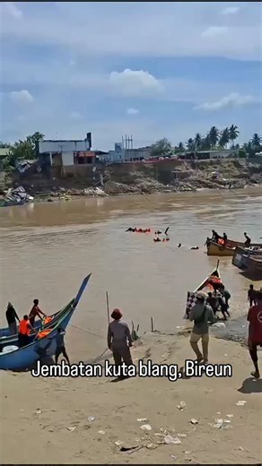 aldi febryan on Instagram: "Dah terjadi lagi. Semoga gak terjadi lagi 🤲🤲🤲 #prayforaceh #aceh #bireun #prayforsumatera #acehbangkit"